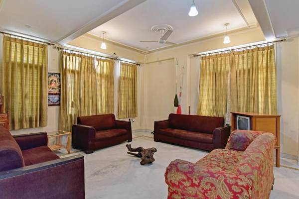 OYO 80398 Hotel Star Board