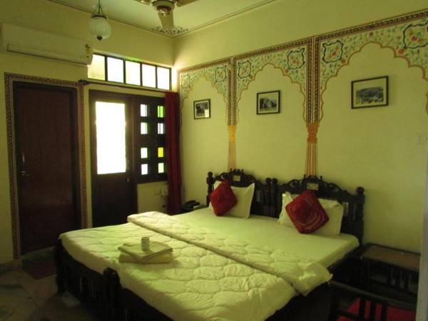 Vinayak Guest House