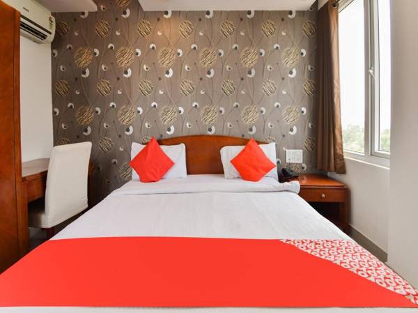 OYO Flagship 24040 Hotel Grand Decor