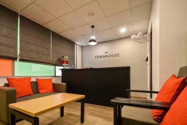 OYO Townhouse 263 Hotel Luxurs Shri Gopal Nagar