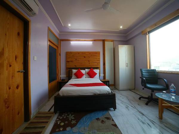 Workspace - OYO 38172 The Lodge B&B