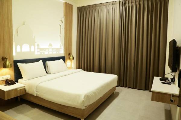 Hotel Ratangarh Palace