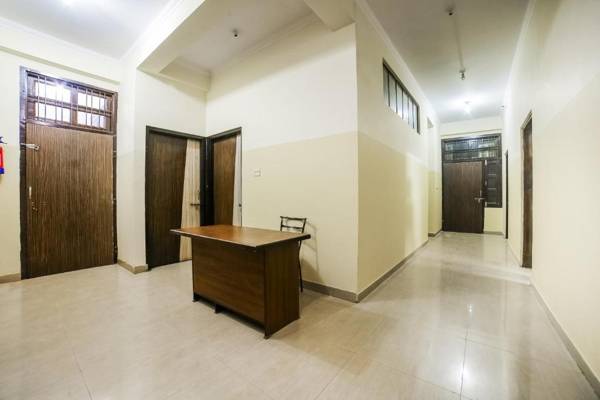 OYO 44365 Hotel Sunshine