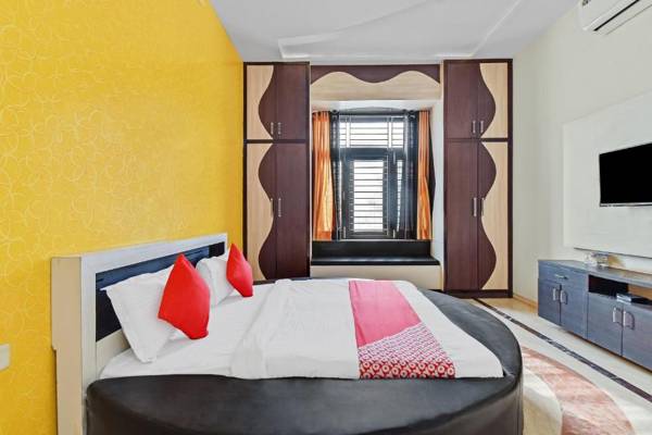 OYO 63137 Ekansh Palace