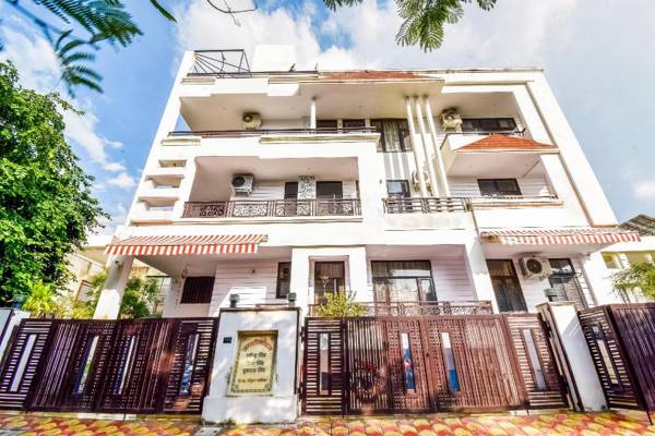 Collection O 62201 Jagsheelaanchal splendid Studio