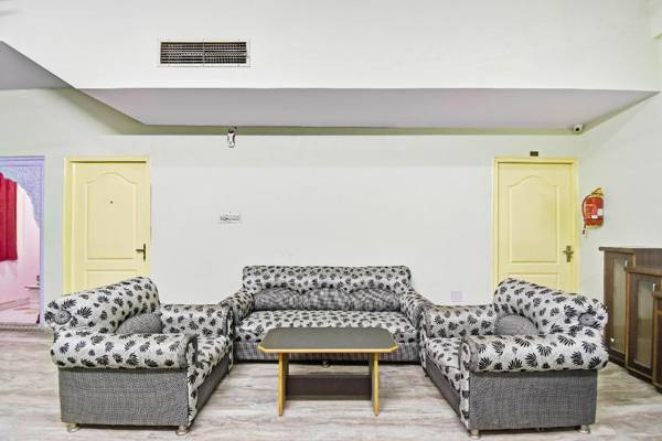 OYO 47164 Madhav Palace