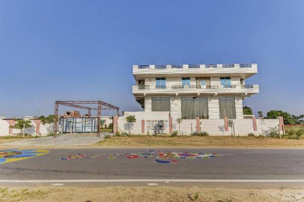 Collection O 64464 Hotel Gulmohar