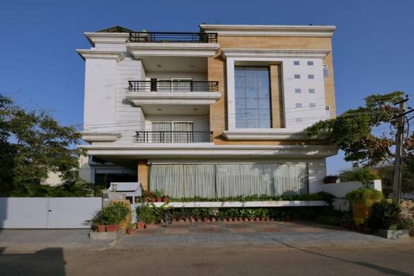 Collection O 7363 Hotel Days Inn