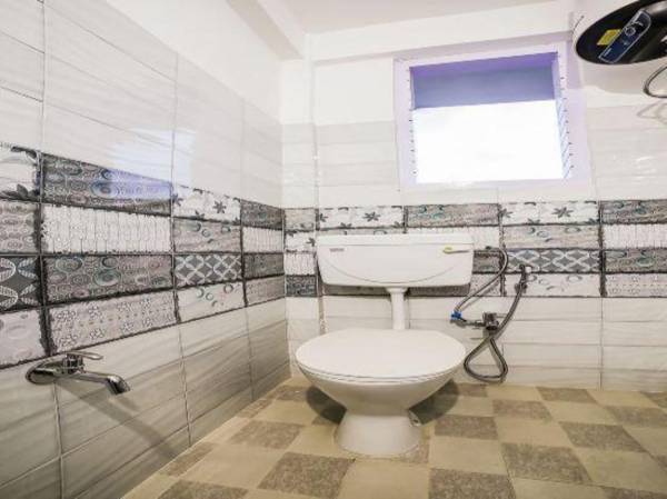 OYO 69559 Hotel New Mahesh Inn