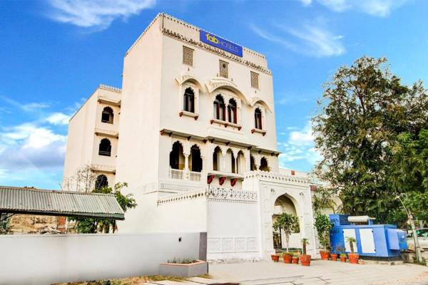 FabExpress Utsav Villas