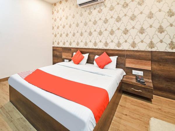 OYO Flagship 75885 Hotel G N