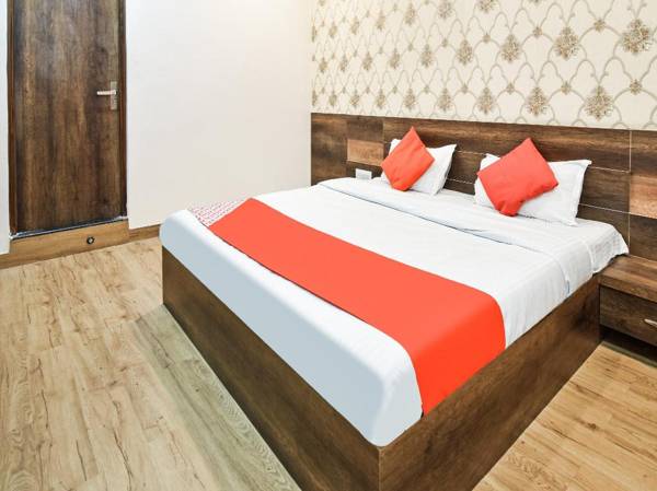 OYO Flagship 75885 Hotel G N