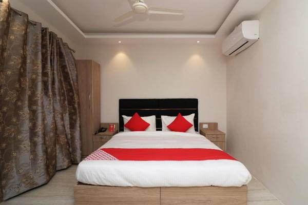 SPOT ON 71859 Hotel Mahalaxmi