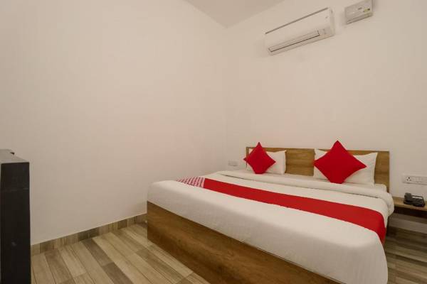 SPOT ON 71859 Hotel Mahalaxmi