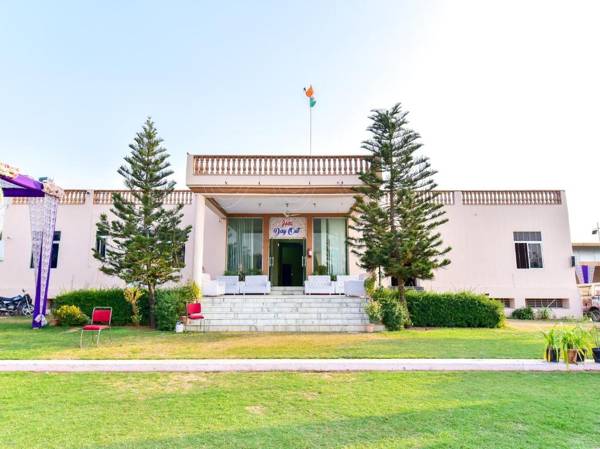 OYO 78739 Hotel Day Out