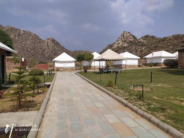 Grass Field Valley Resort