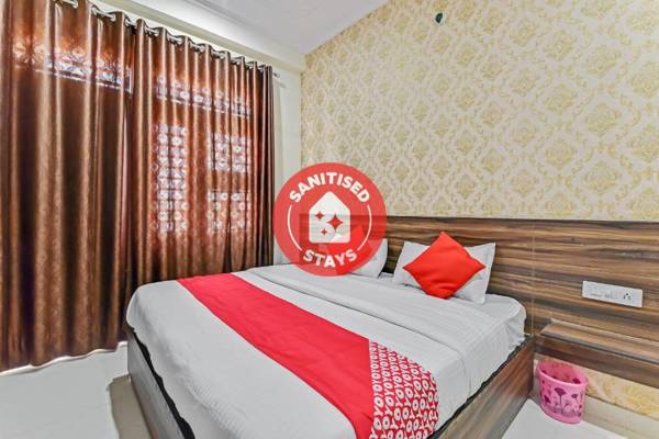 OYO 77634 Krishna Hotel