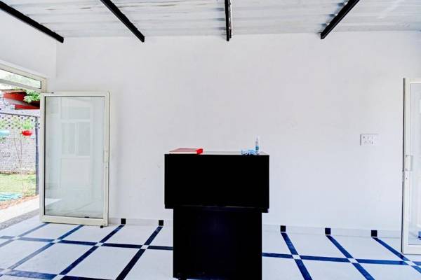 SPOT ON 81000 Hotel Shanti Palace