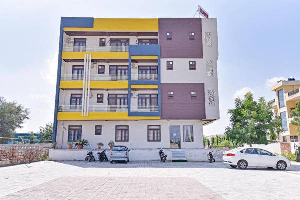 OYO Collection O 83225 Hotel Shri Ganesh