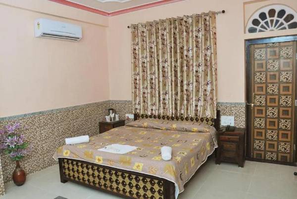 Goroomgo Moonlight Homestay And Hostel Jaipur