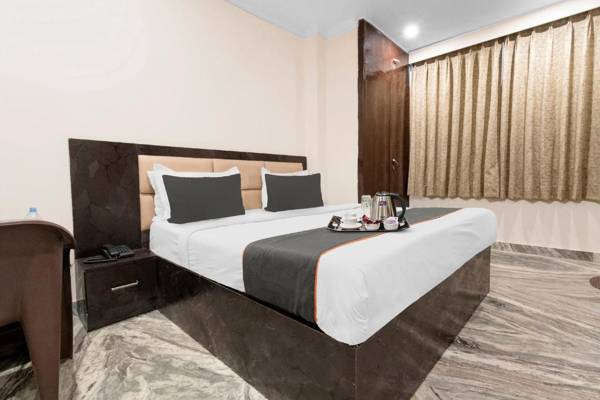 Collection O 37742 Hotel Golden Leaf