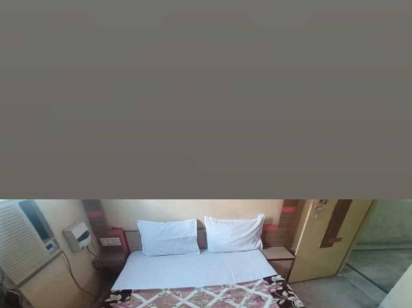 SPOT ON 88976 Hotel Sanwariya