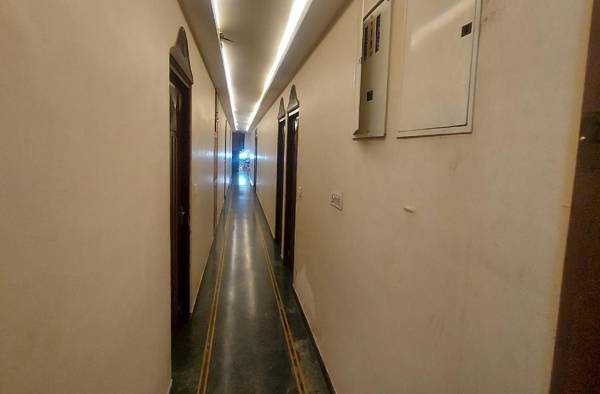 Hotel Meenakshi Palace