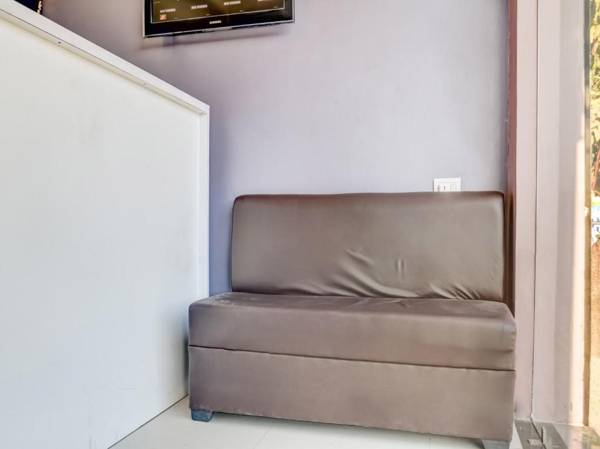 SPOT ON 76764 Hotel Lux