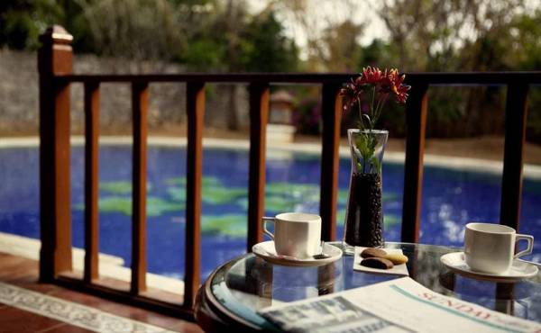 Lagoon Bay at Leonia Hotel