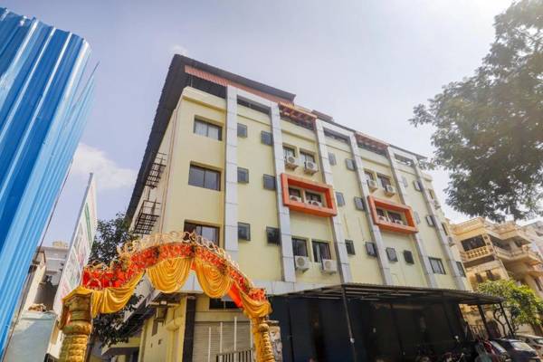 OYO Flagship 77115 Hotel Vaishnavi Palace