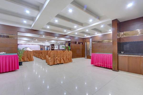 OYO Flagship 11376 Hotel Golden Park( VVG Grand)