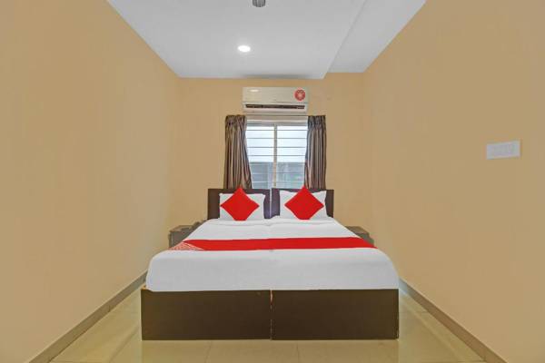 OYO 24993 Royal Inn Hotel