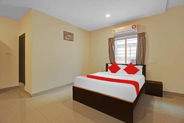 OYO 24993 Royal Inn Hotel