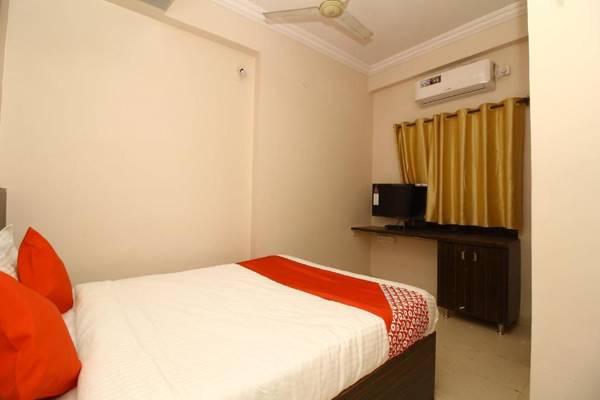 OYO 24204 Nav Bharath Residency