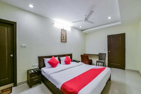 OYO 15729 Royal Stay