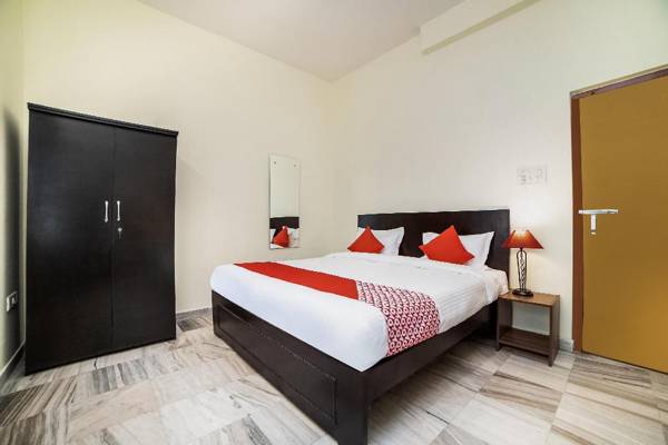 OYO 40077 Cyber Suites