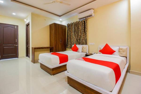 OYO 36267 Aaditya Grand