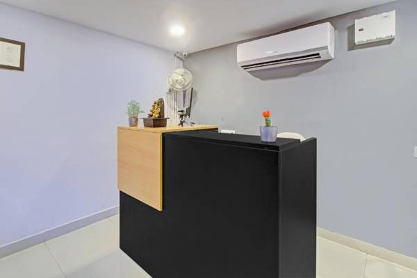 OYO Townhouse 572 RCC Skyline