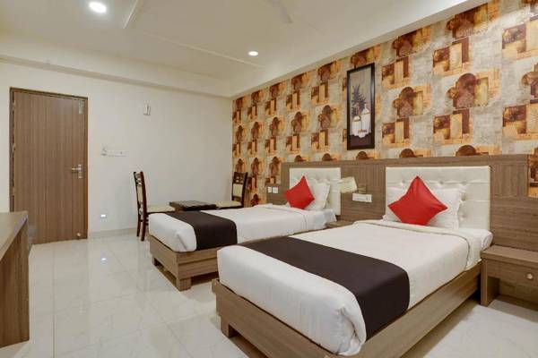 Capital O 49135 Sri Simran Park Hotel