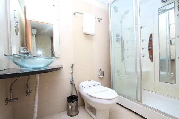 Capital O 62166 Raaga Grand