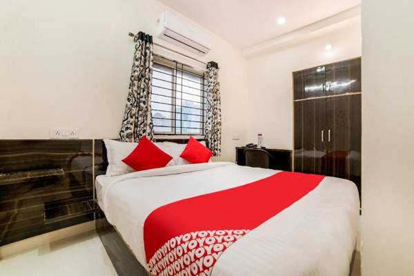 OYO 62329 Lucky Hotels