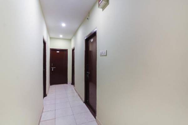 Vaccinated Staff - SPOT ON 64681 Nine Star Guest House