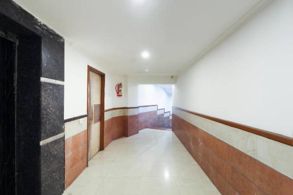 Collection O 68920 Hotel V Square