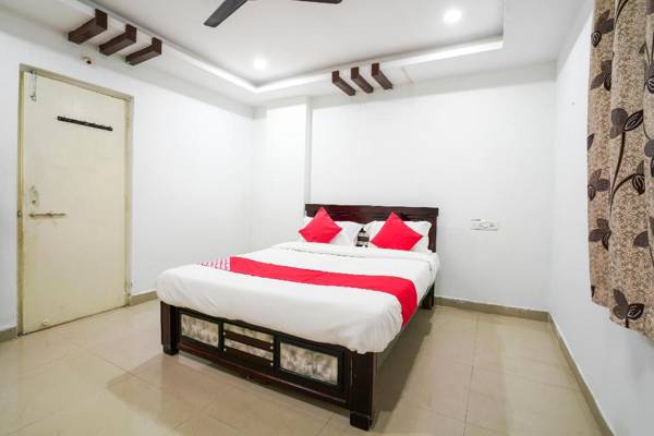 OYO 68404 Sa Thirumala Residency