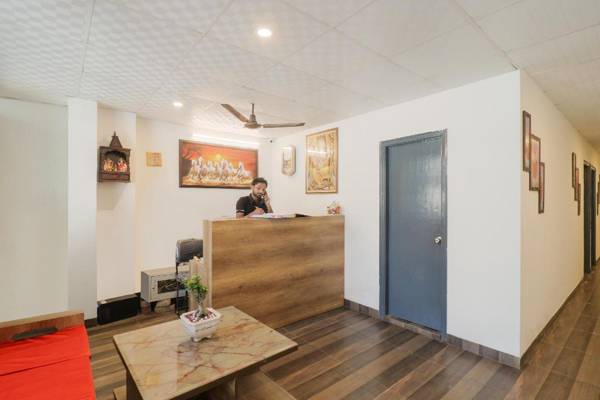 OYO 75008 Delta Suites