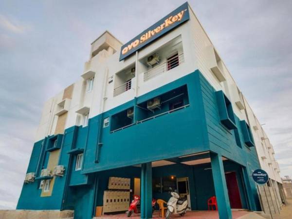 OYO 77383 Oyo Silverkey Kondapur Near Sanskrit School