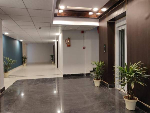 OYO 79803 Silver Key Qualia