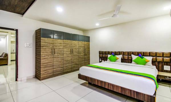 Treebo Trend Hotel Vjr