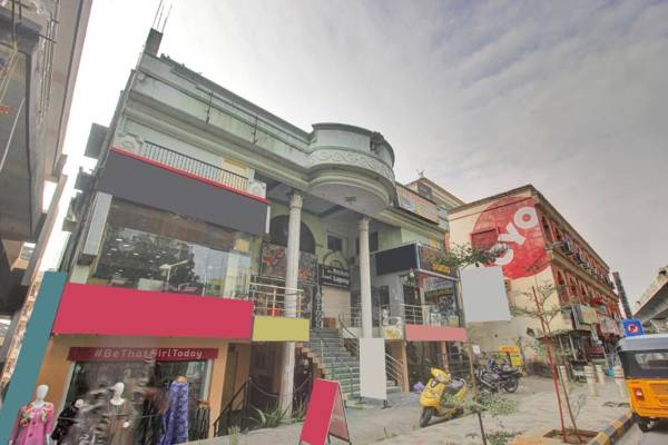 OYO 84786 Hotel Silver Moon