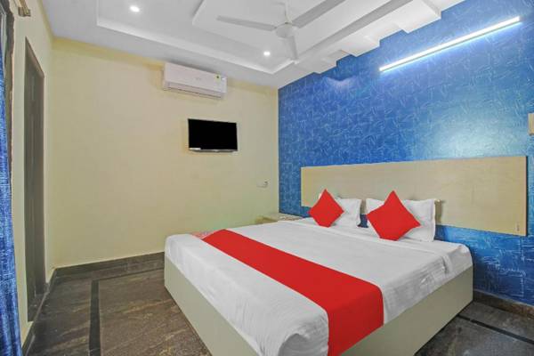 OYO 84232 Hotel Lavish Stay